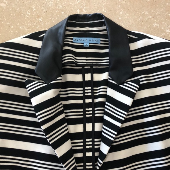 Beautiful blazer - Picture 3 of 6